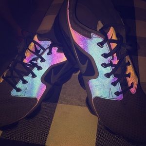 Vapor Max’s color purple and grey